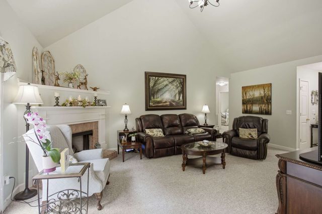 1042 Watauga Ct, Thompsons Station, TN 37179