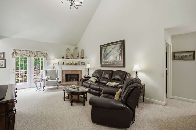 1042 Watauga Ct, Thompsons Station, TN 37179