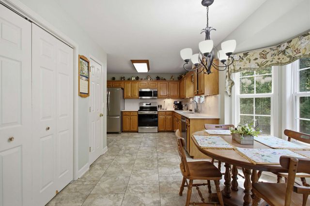 1042 Watauga Ct, Thompsons Station, TN 37179