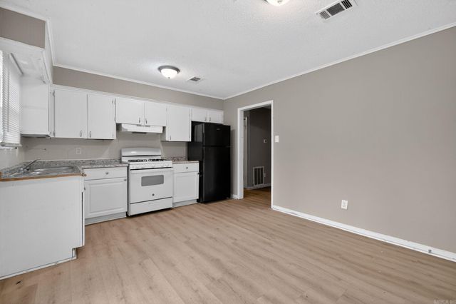 3521 Pinewood Loop, Little Rock, AR 72209