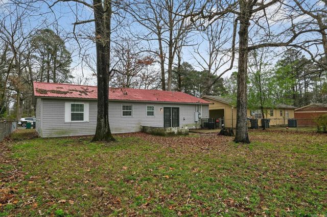 3521 Pinewood Loop, Little Rock, AR 72209