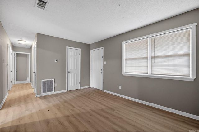 3521 Pinewood Loop, Little Rock, AR 72209