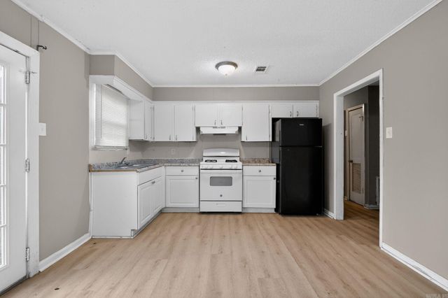 3521 Pinewood Loop, Little Rock, AR 72209