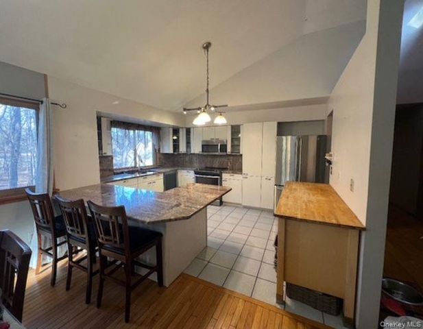 383 Route 32, Central Valley, NY 10917