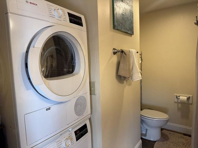 187 North Champlain Street, Burlington, VT 05401