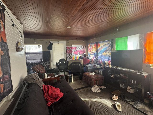 187 North Champlain Street, Burlington, VT 05401