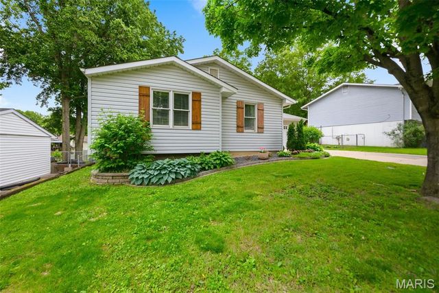 13 Spring Fawn Lane, St Peters, MO 63376