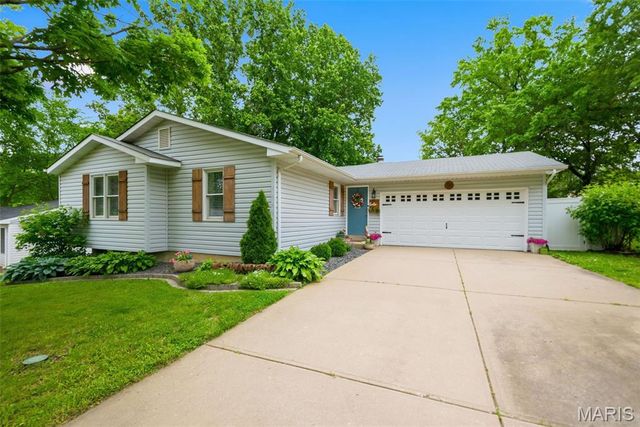 13 Spring Fawn Lane, St Peters, MO 63376
