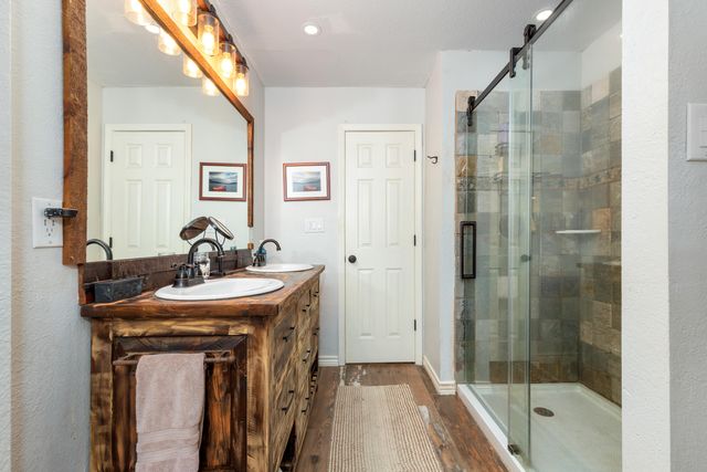 3101 Shore Dr, Grove, OK 74344