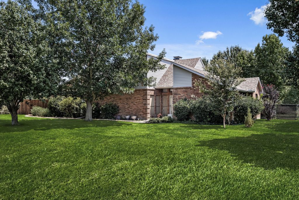 1030 Cove View Lane, St Paul, TX 75098