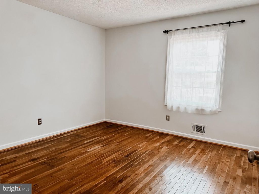 8317 KINGSGATE RD #517, Springfield, VA 22152