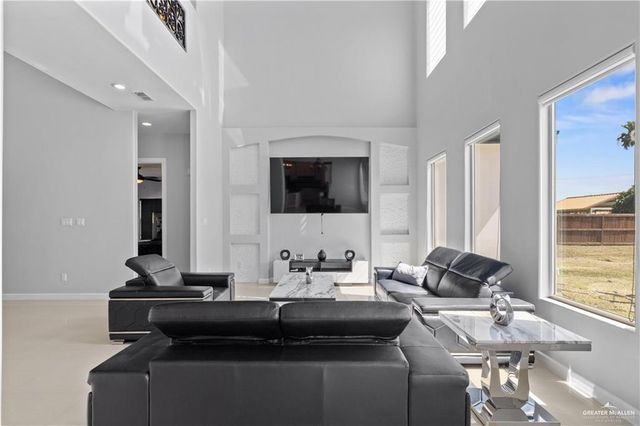 813 Sinatra Drive, Edinburg, TX 78542