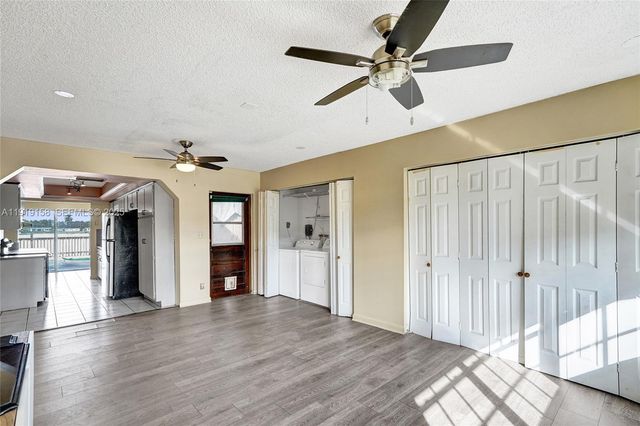 5551 SW 57th St, Davie, FL 33314