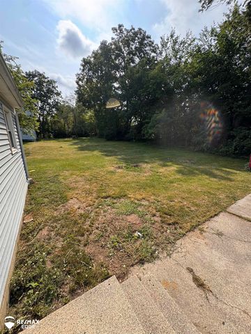 1241 Knickerbocker Avenue, Flint, MI 48505