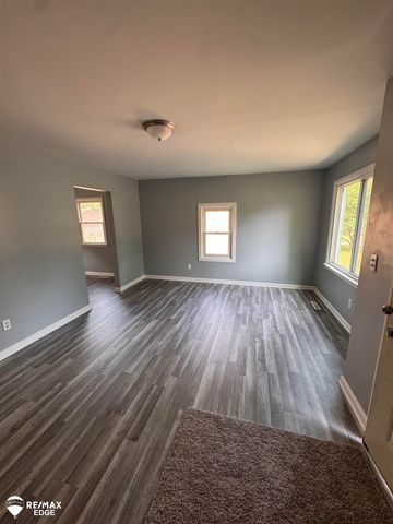1241 Knickerbocker Avenue, Flint, MI 48505