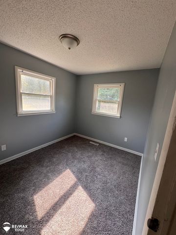 1241 Knickerbocker Avenue, Flint, MI 48505