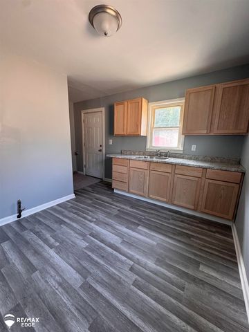 1241 Knickerbocker Avenue, Flint, MI 48505
