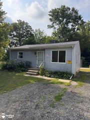 1241 Knickerbocker Avenue, Flint, MI 48505