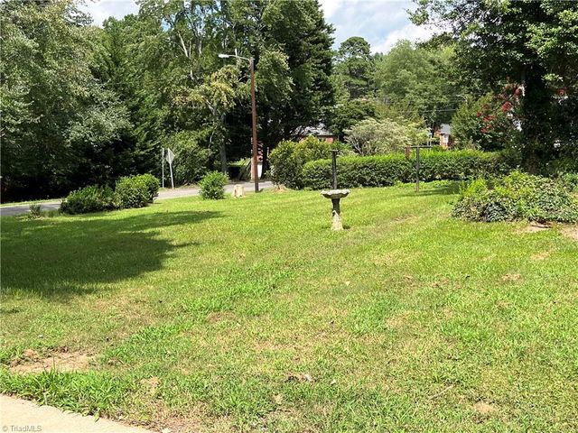 3351 Emory Drive, Winston-salem, NC 27103