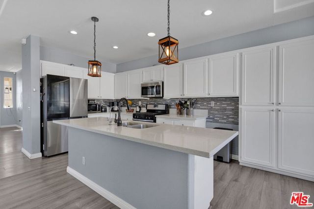 13292 Via Del Lago, Victorville, CA 92392