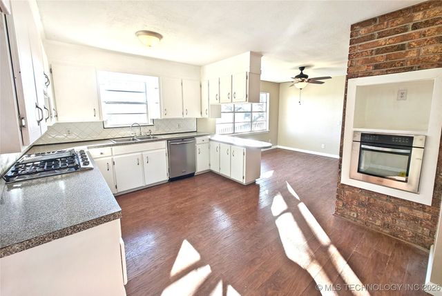 11769 W 838 Road, Tahlequah, OK 74464