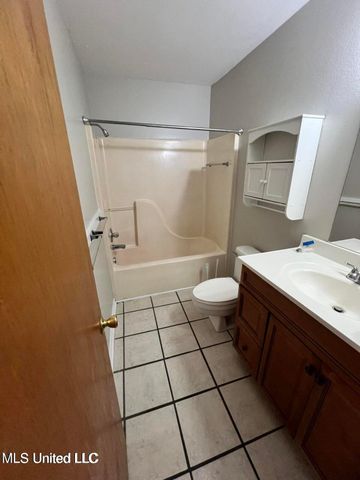 5596 Daugherty Road, A1, Long Beach, MS 39560