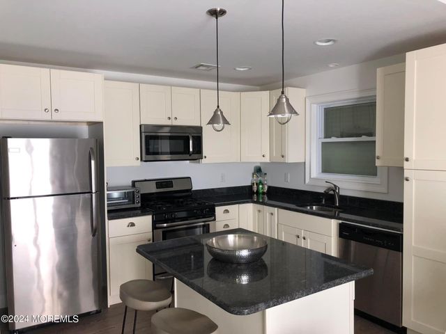 123 W Kingfisher Way, Lavallette, NJ 08735