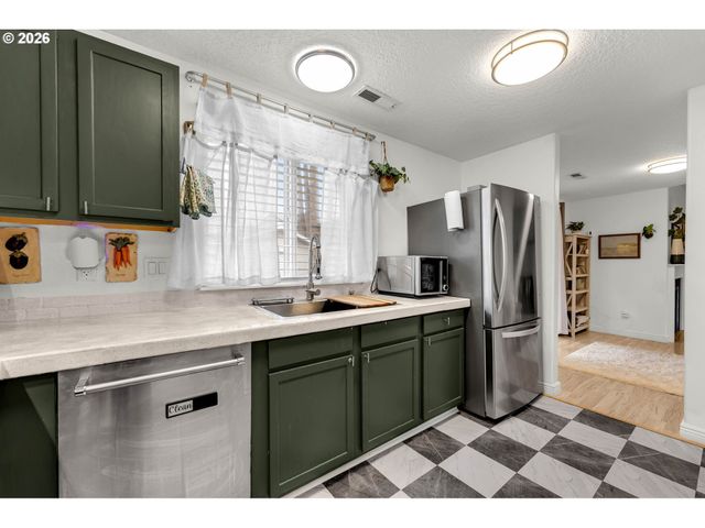 1813 Se 170TH Ave, Vancouver, WA 98683