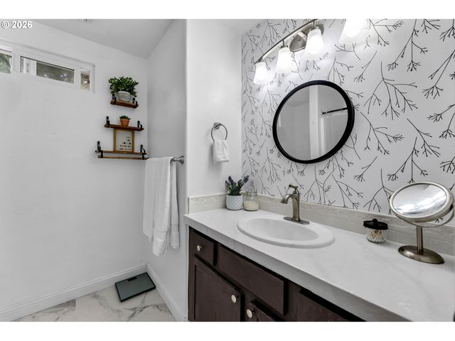 1813 Se 170TH Ave, Vancouver, WA 98683
