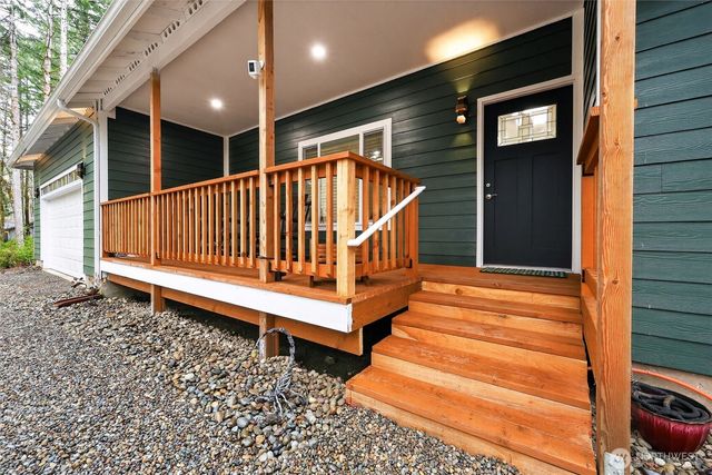 148 E Fox Run Lane, Grapeview, WA 98546