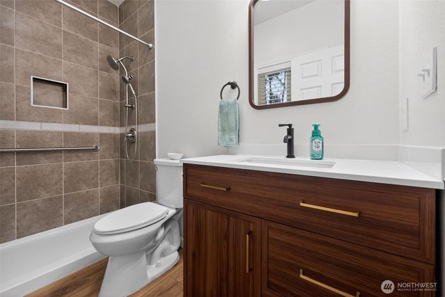 148 E Fox Run Lane, Grapeview, WA 98546