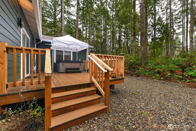 148 E Fox Run Lane, Grapeview, WA 98546