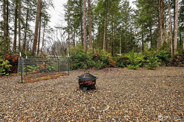 148 E Fox Run Lane, Grapeview, WA 98546