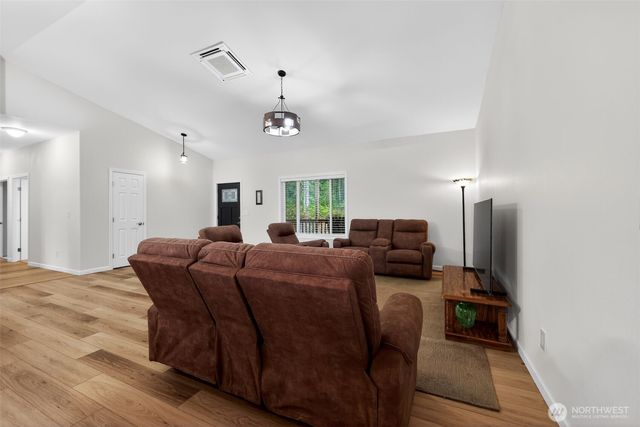 148 E Fox Run Lane, Grapeview, WA 98546