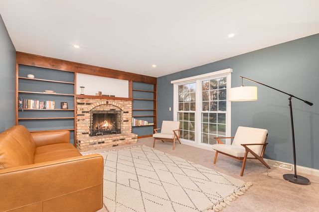 1106 Langley Circle, Naperville, IL 60563