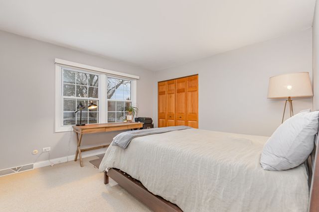 1106 Langley Circle, Naperville, IL 60563