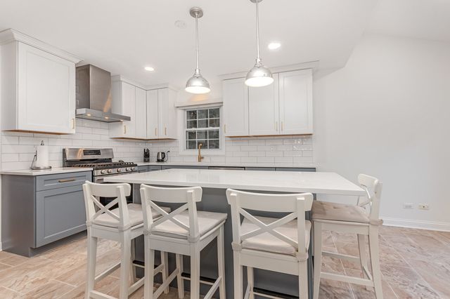 1106 Langley Circle, Naperville, IL 60563