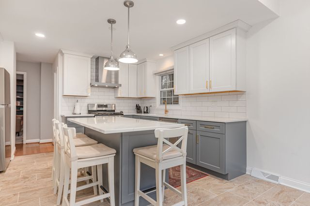 1106 Langley Circle, Naperville, IL 60563