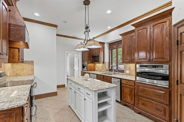 6207 Walnut Hill Lane, Dallas, TX 75230