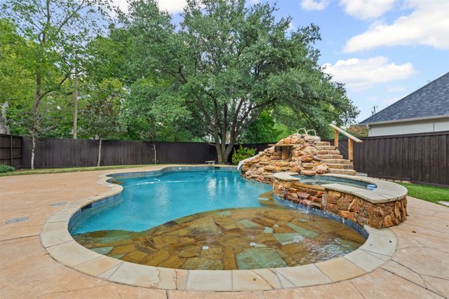 6207 Walnut Hill Lane, Dallas, TX 75230