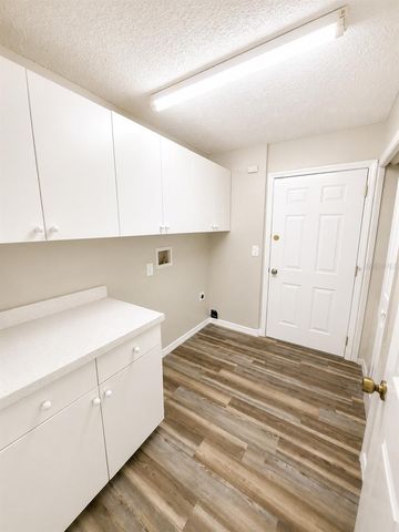 5910 BAKER ROAD, New Port Richey, FL 34653