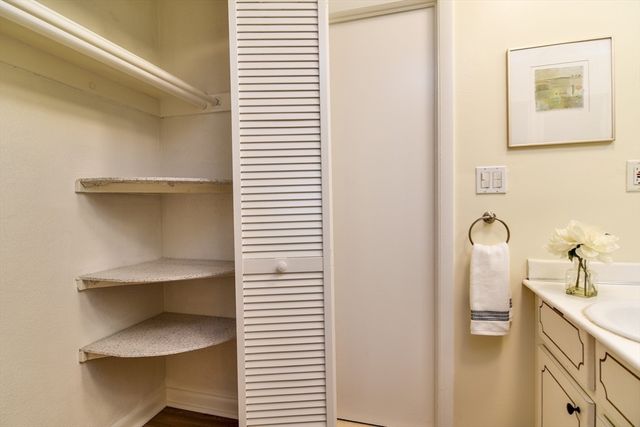 915 Edgell Rd 085, Framingham, MA 01701