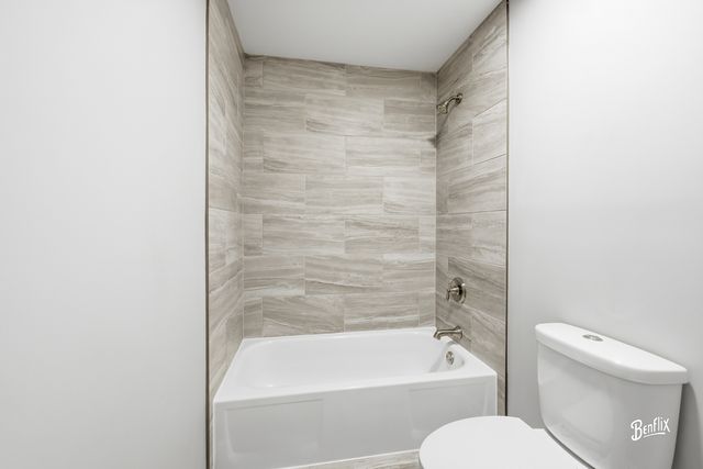 1005 Cooper Court, Buffalo Grove, IL 60089