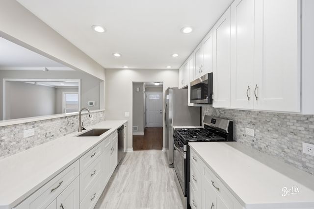 1005 Cooper Court, Buffalo Grove, IL 60089