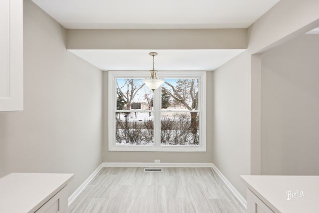 1005 Cooper Court, Buffalo Grove, IL 60089