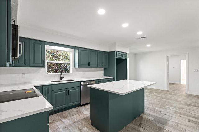 5425 Jeffrey Street, Dickinson, TX 77539