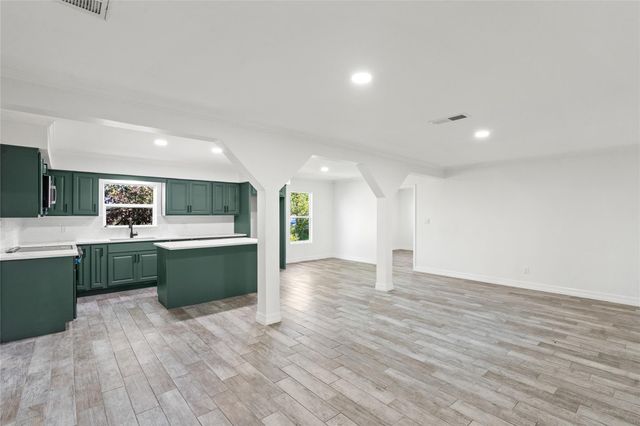 5425 Jeffrey Street, Dickinson, TX 77539