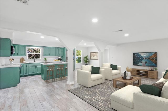 5425 Jeffrey Street, Dickinson, TX 77539