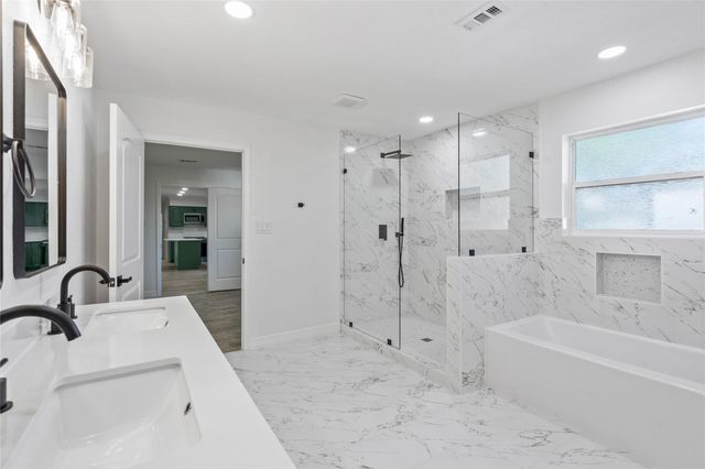 5425 Jeffrey Street, Dickinson, TX 77539