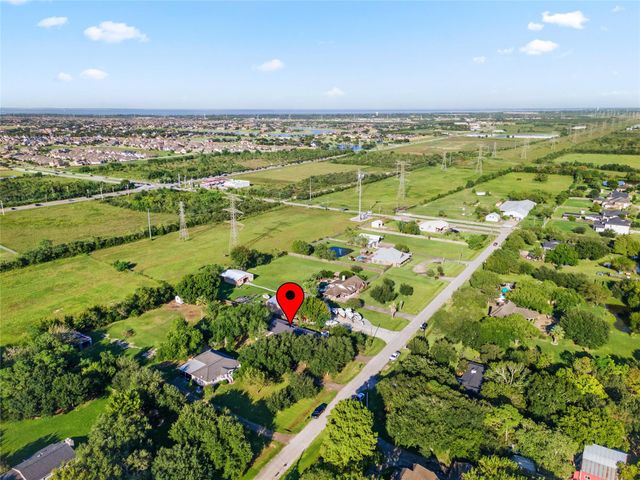 5425 Jeffrey Street, Dickinson, TX 77539